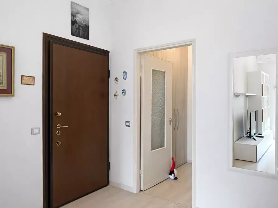 Immagine 11 di Bilocale in affitto  a Arona