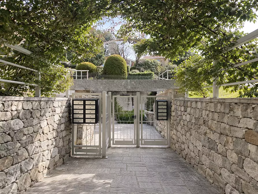 Immagine 23 di Bilocale in affitto  in Via alla Rocca 1 a Arona