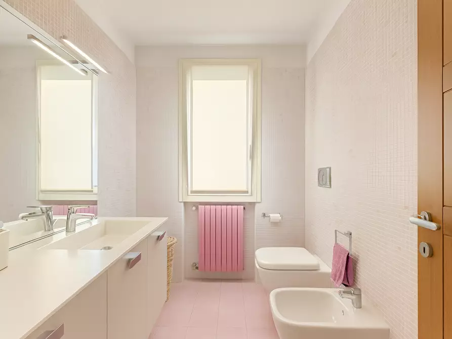 Immagine 15 di Villa in vendita  in Via Madonna della Motta 1 a Dormelletto