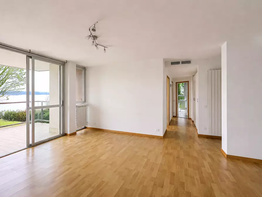 Immagine 4 di Trilocale in affitto  in Via Cristoforo Colombo 1 a Dormelletto