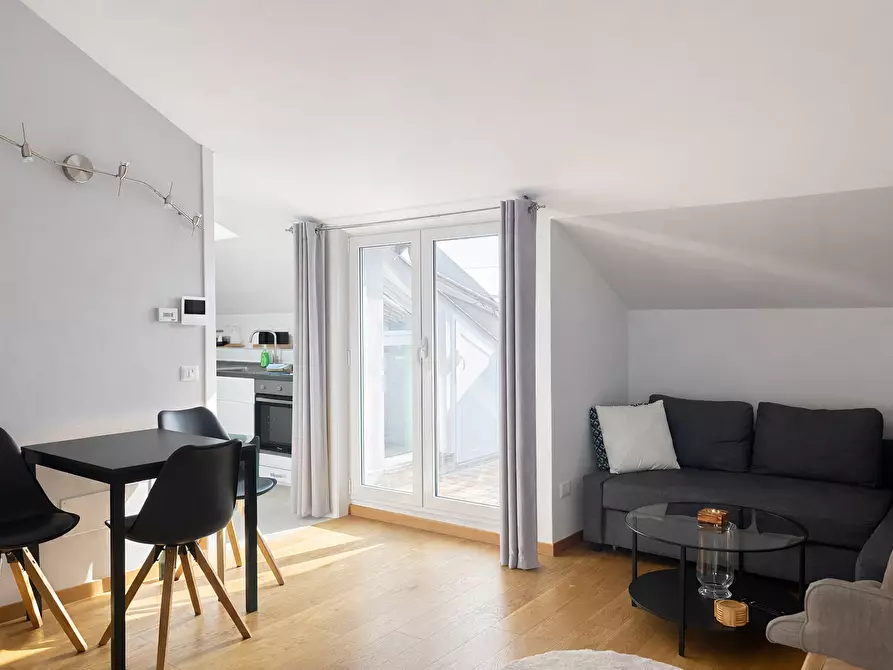 Immagine 1 di Bilocale in affitto  in Via alla Rocca 1 a Arona