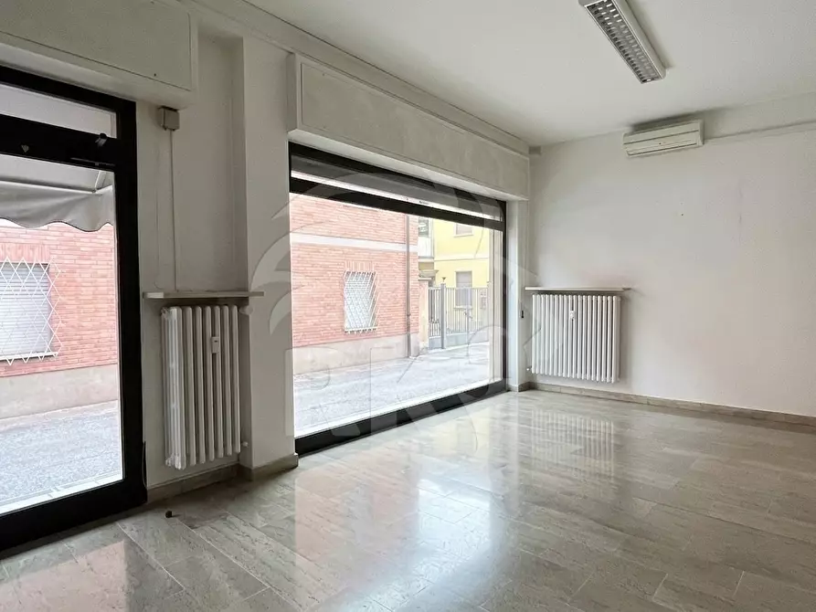 Immagine 4 di Locale commerciale in vendita  a Ferrara