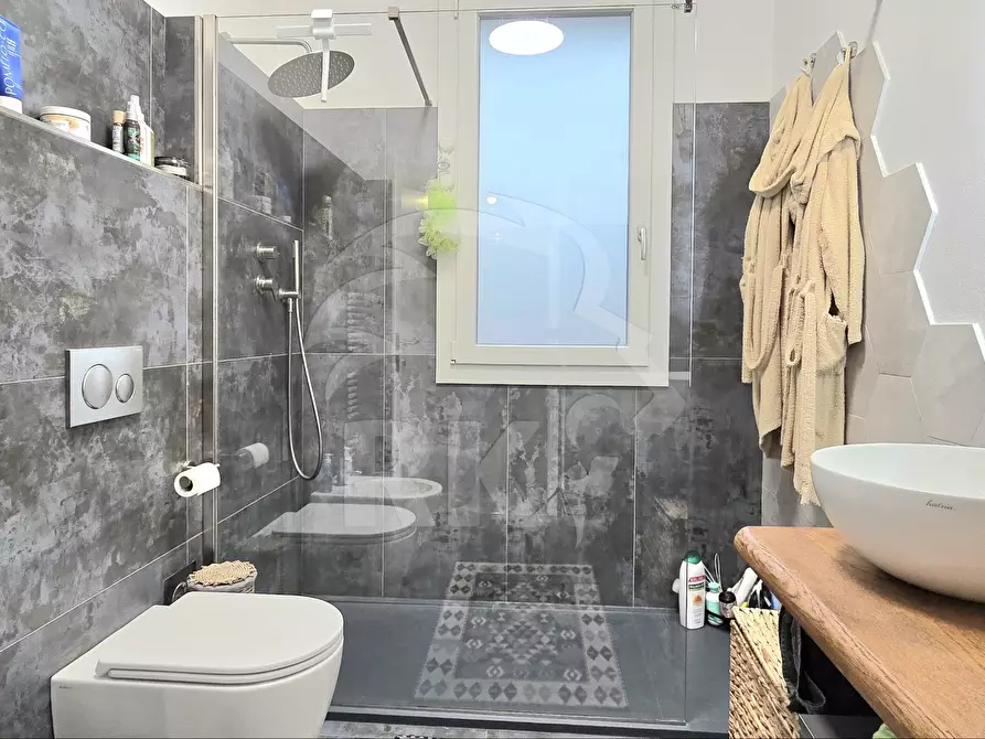 Immagine 16 di Trilocale in vendita  a Bologna