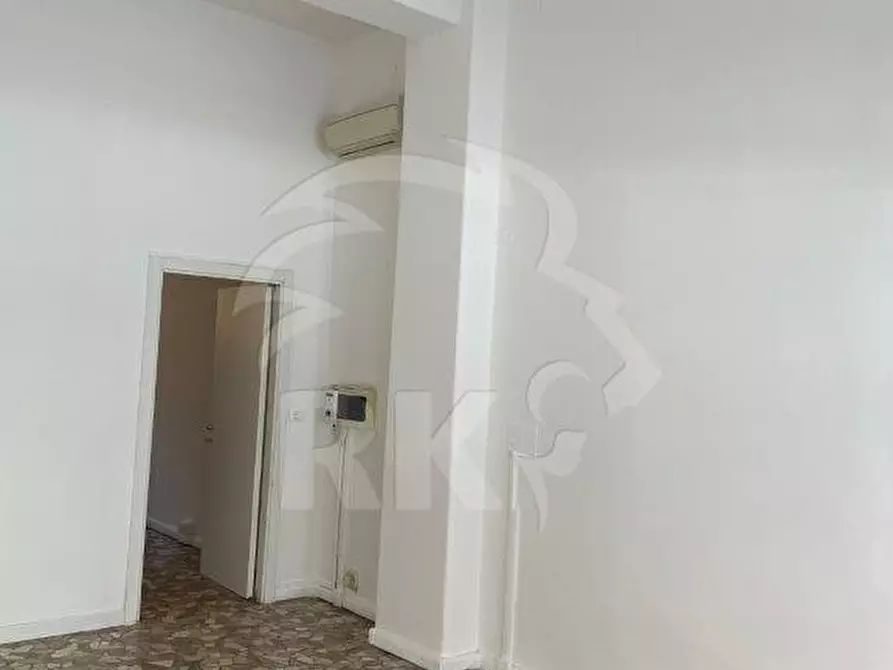 Immagine 36 di Locale commerciale in affitto  in via Milazzo a Bologna