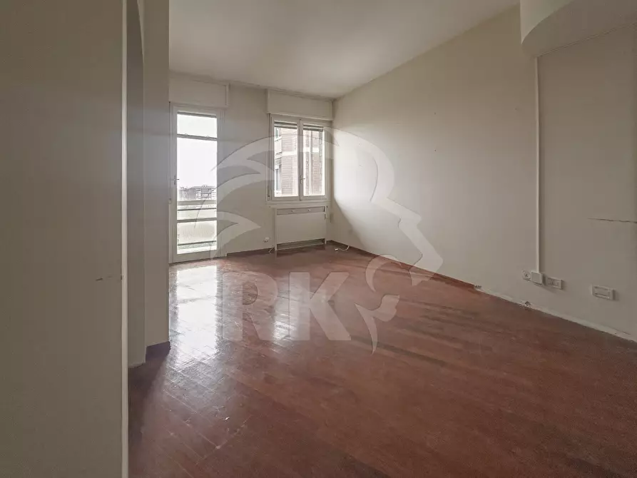 Immagine 5 di Quadrilocale in vendita  in Via Don Luigi Sturzo 37 a Bologna