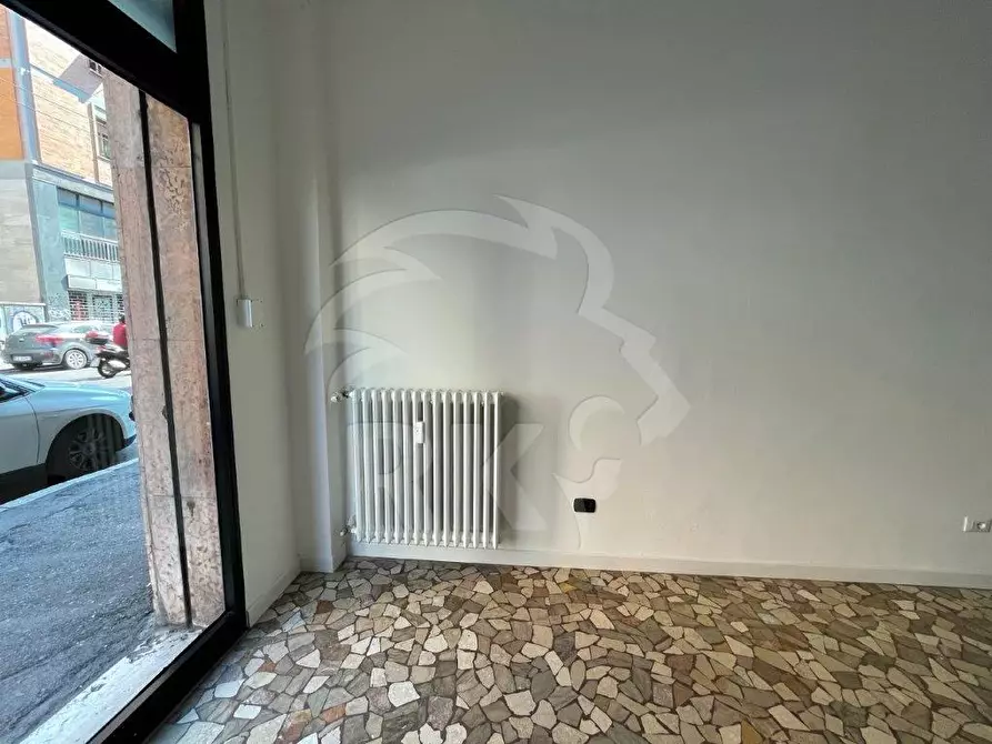 Immagine 39 di Locale commerciale in affitto  in via Milazzo a Bologna