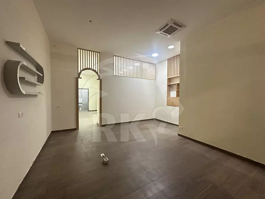 Immagine 1 di Locale commerciale in affitto  in Via Riva di Reno 56 a Bologna