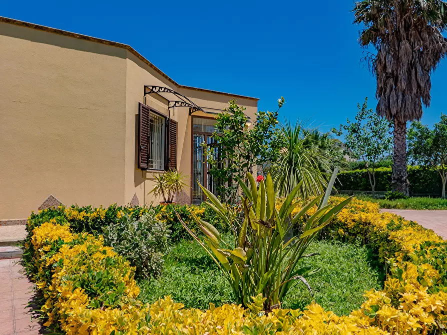 Immagine 53 di Villa in vendita  in Via Olindo Marinelli 66 a Siracusa