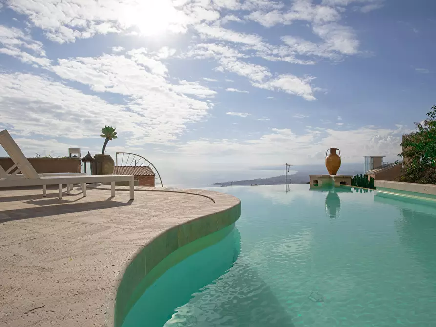 Immagine 105 di Villa in vendita  in Salita Giafari 25 a Taormina