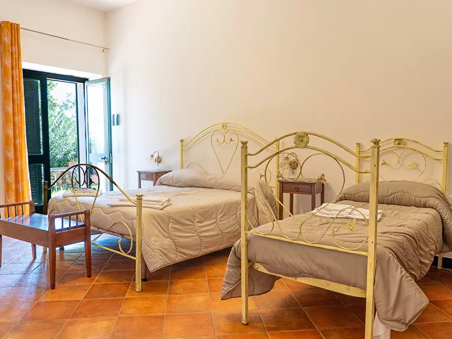 Immagine 62 di Villa in vendita  in Via Priamo 10 a Siracusa