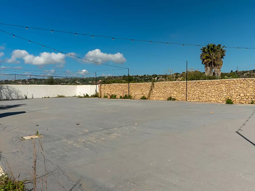 Immagine 89 di Villa in vendita  in Via Priamo 10 a Siracusa