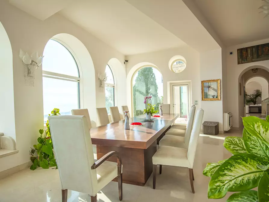 Immagine 22 di Villa in vendita  in Salita Giafari 25 a Taormina