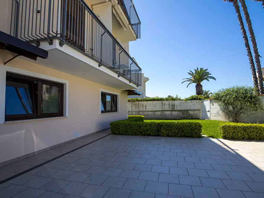 Immagine 16 di Villa in vendita  in Via Taormina 37 a Siracusa