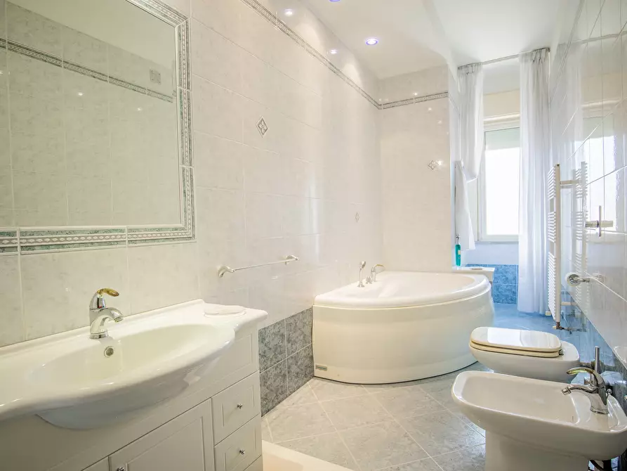 Immagine 24 di Appartamento in vendita  in Via Luigi Vanvitelli 130 a Siracusa