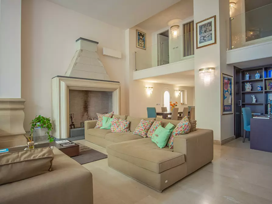 Immagine 65 di Villa in vendita  in Salita Giafari 25 a Taormina