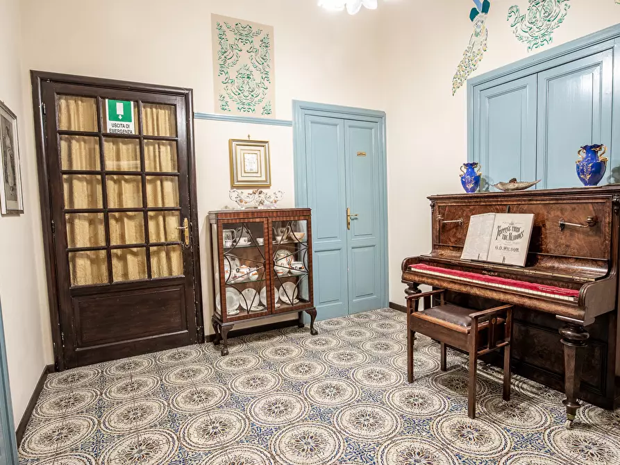 Immagine 10 di Albergo/B&B/Residence in vendita  in Via pola 2 a Noto