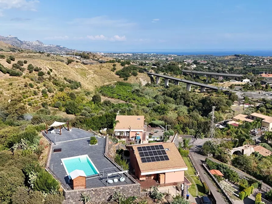 Immagine 105 di Villa in vendita  in Via Vincenzo Bellini 163 a Piedimonte Etneo