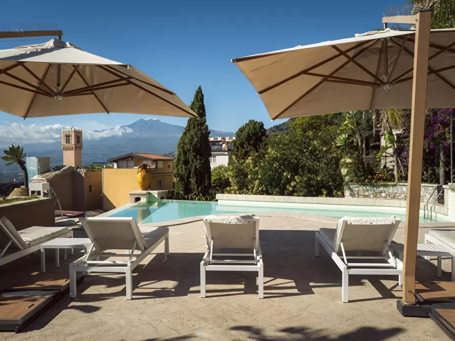 Immagine 58 di Villa in vendita  in Salita Giafari 25 a Taormina