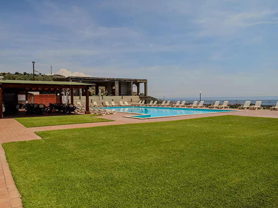 Immagine 21 di Villa in vendita  a Taormina