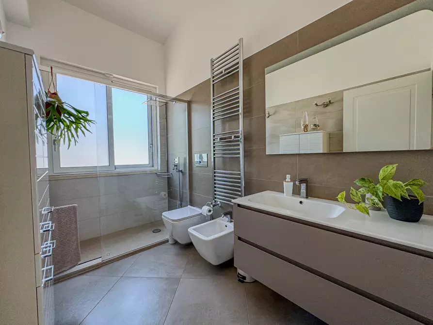 Immagine 43 di Villa in vendita  a Siracusa