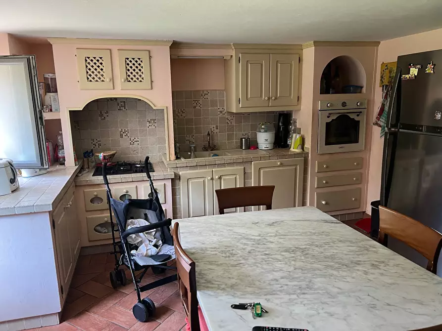 Immagine 2 di Villa in vendita  a Montemurlo