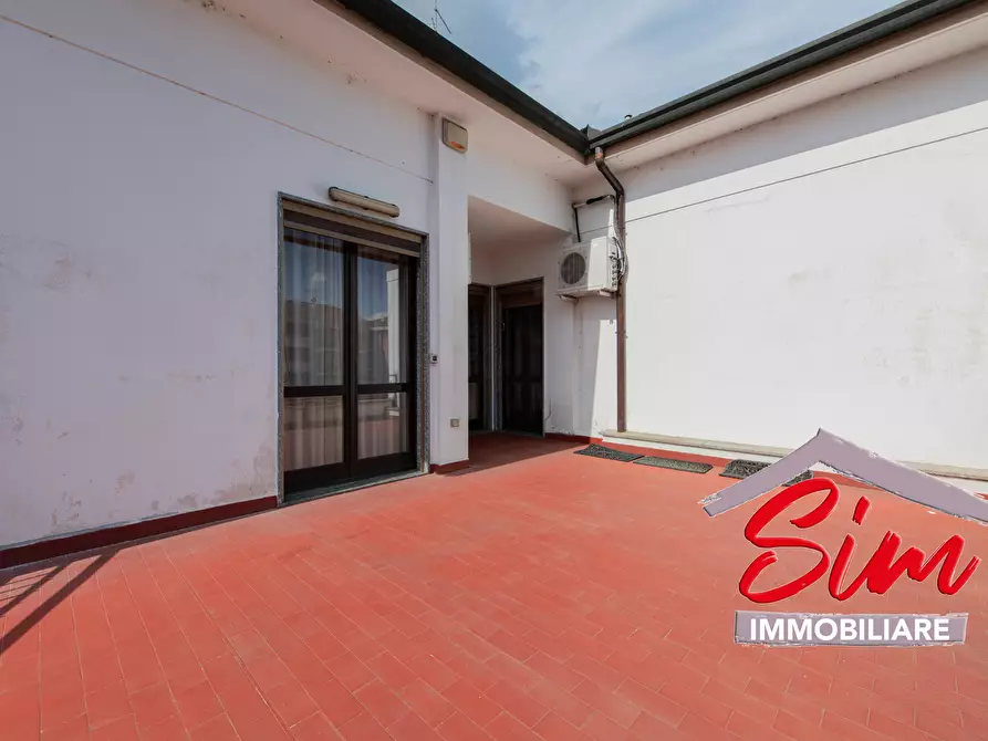 Immagine 10 di Pentalocale in vendita  in Via Agogna sn a Novara