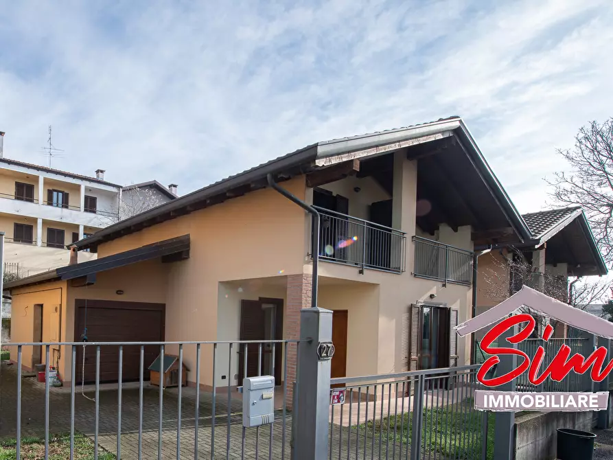 Immagine 1 di Villa in vendita  in Strada privata la Collina snc a Borgo Ticino