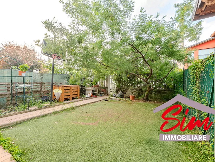 Immagine 33 di Villetta a schiera in vendita  in Via Carmine snc a Oleggio