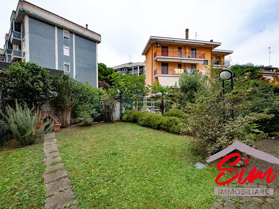 Immagine 12 di Villa in vendita  in Via Veneto sn a Novara