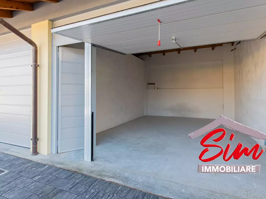 Immagine 12 di Trilocale in vendita  in Viale Roma sn a Casaleggio Novara