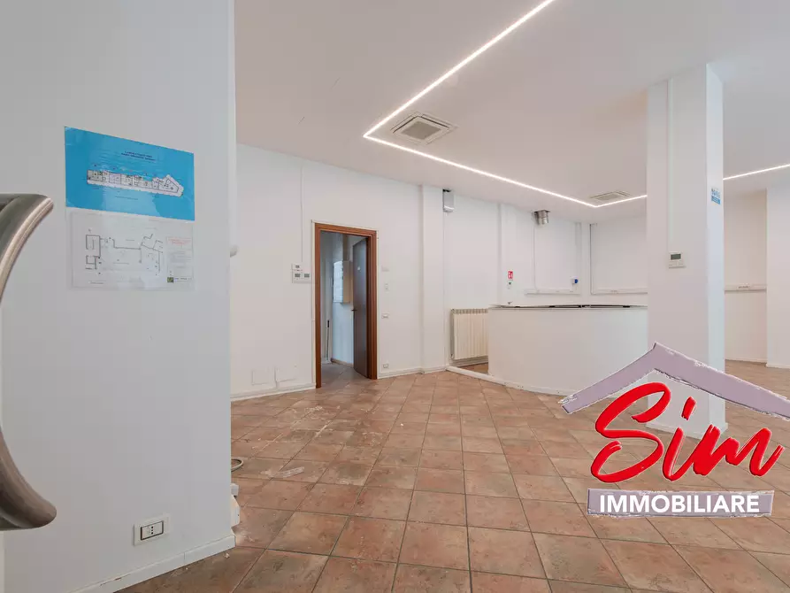 Immagine 6 di Ufficio in vendita  in Viale Dante Alighieri sn a Novara