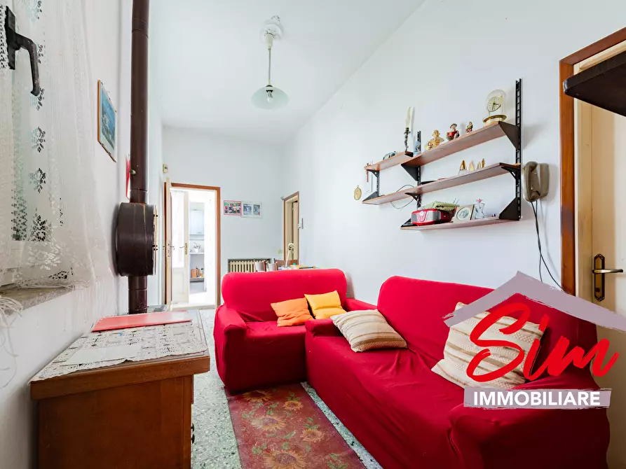 Immagine 9 di Casa bifamiliare in vendita  in Via Cavour sn a Borgolavezzaro