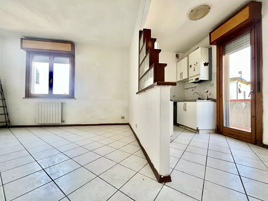 Immagine 7 di Quadrilocale in vendita  in Via Giuseppe Garibaldi 104A a Calcinaia