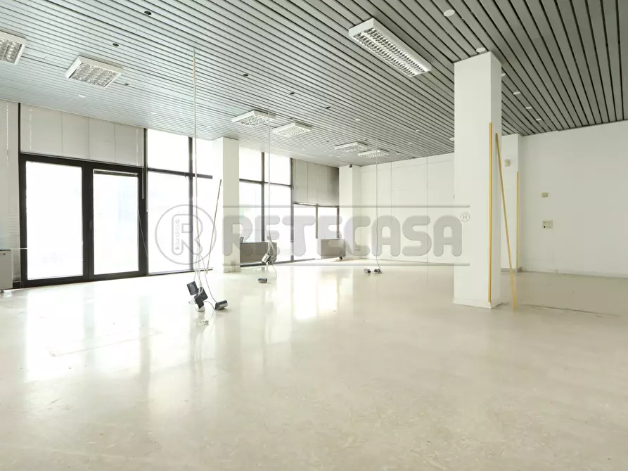 Immagine 32 di Ufficio in affitto  in Corso SS. Felice e Fortunato 3 a Vicenza