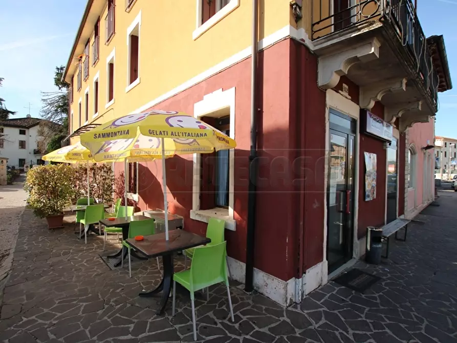 Immagine 1 di Locale commerciale in vendita  a Vicenza