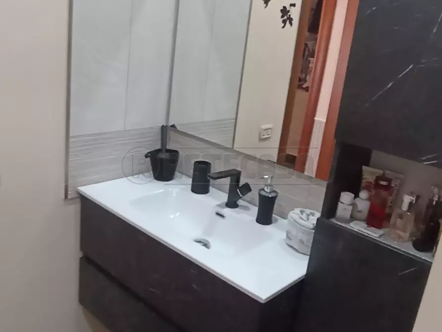 Immagine 7 di Pentalocale in vendita  in via stazzone 41 a Caltanissetta