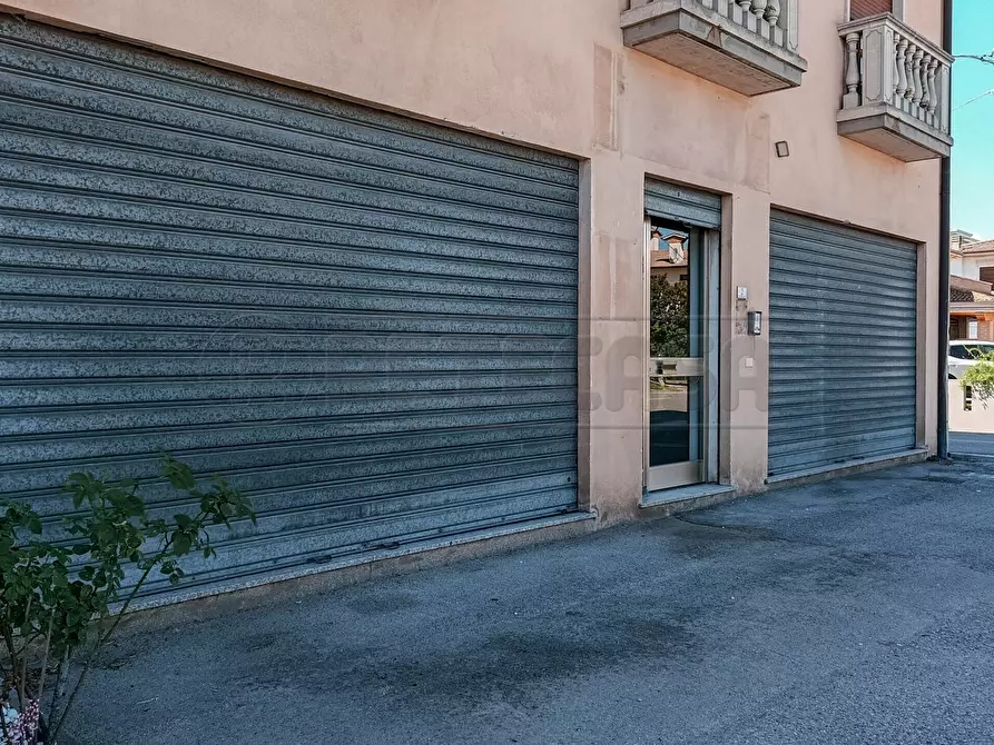 Immagine 2 di Locale commerciale in vendita  in Via Strada Alta 28 a Bressanvido