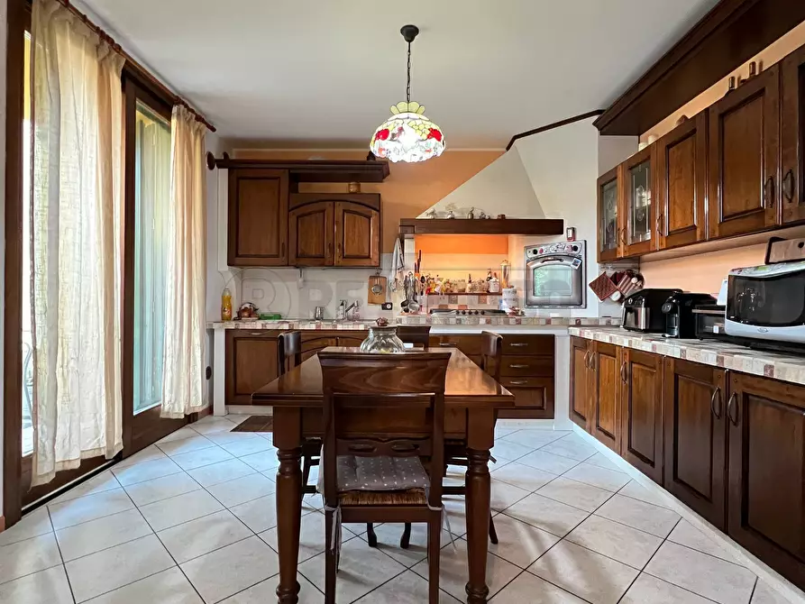 Immagine 4 di Appartamento in vendita  in VIA SILVIO PELLICO 43 a Sarego