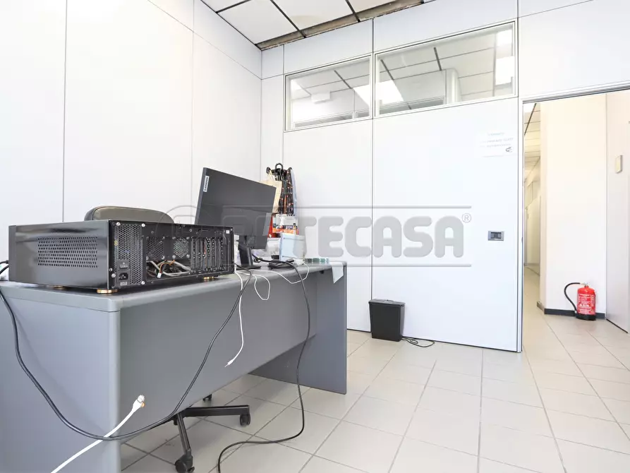 Immagine 29 di Ufficio in affitto  a Vicenza