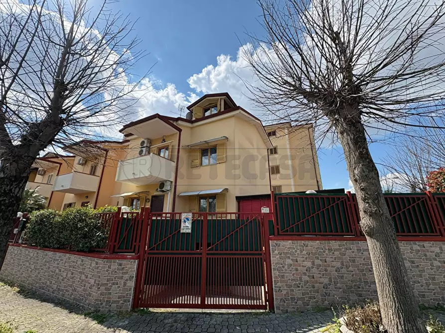 Immagine 1 di Villetta a schiera in vendita  in Via Giudice Falcone a Marcianise