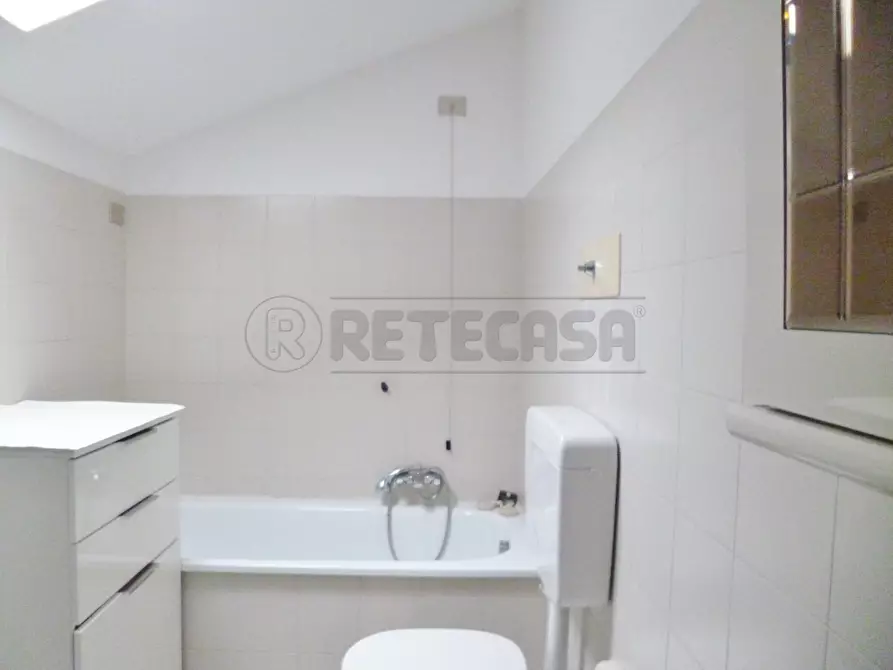 Immagine 12 di Appartamento in vendita  in Piazza Regaù 11 a Zermeghedo