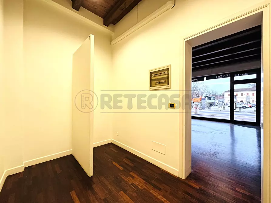 Immagine 9 di Locale commerciale in affitto  in Via San Marco 145 a Padova