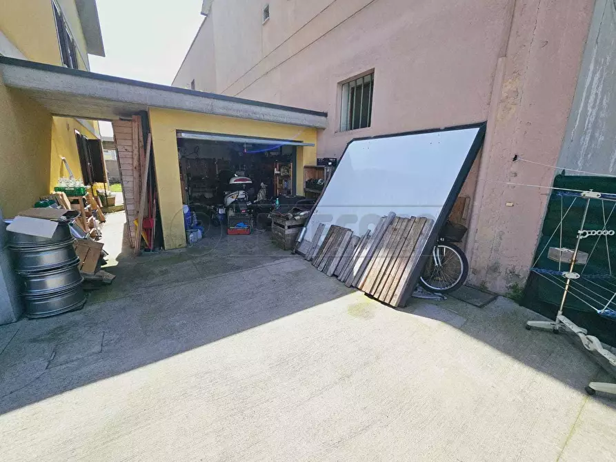 Immagine 14 di Trilocale in vendita  in Via Giuseppe Ciotti a Montichiari