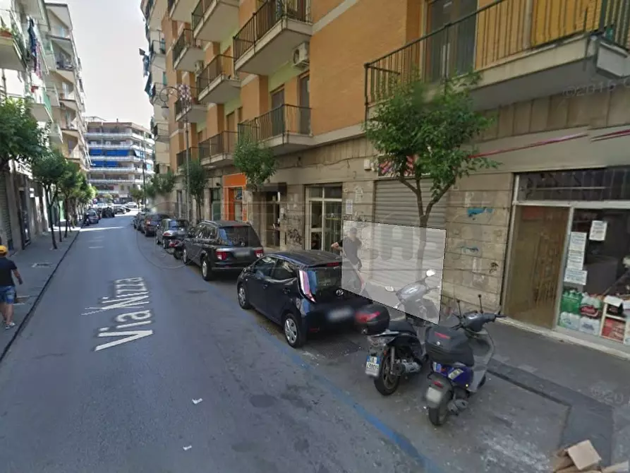 Immagine 1 di Locale commerciale in affitto  in via nizza 186 a Salerno