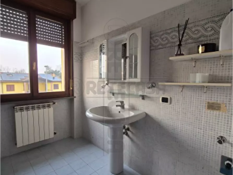 Immagine 11 di Trilocale in vendita  in Via Ostiano a Persico Dosimo