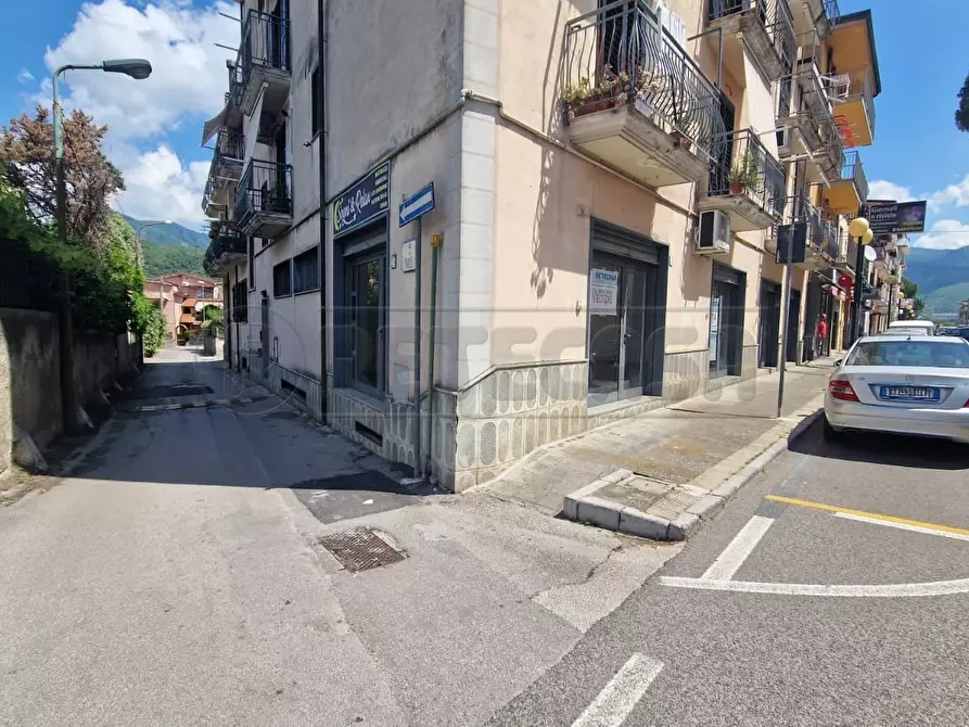Immagine 3 di Locale commerciale in vendita  a Mercato San Severino