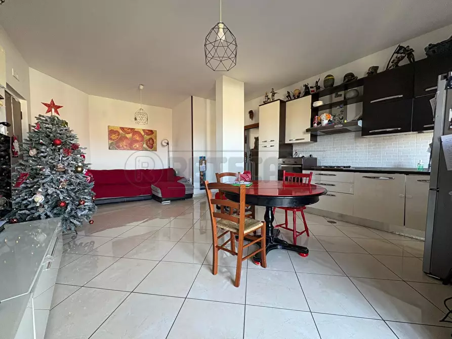 Immagine 20 di Trilocale in vendita  in Via Petrarca a Macerata Campania