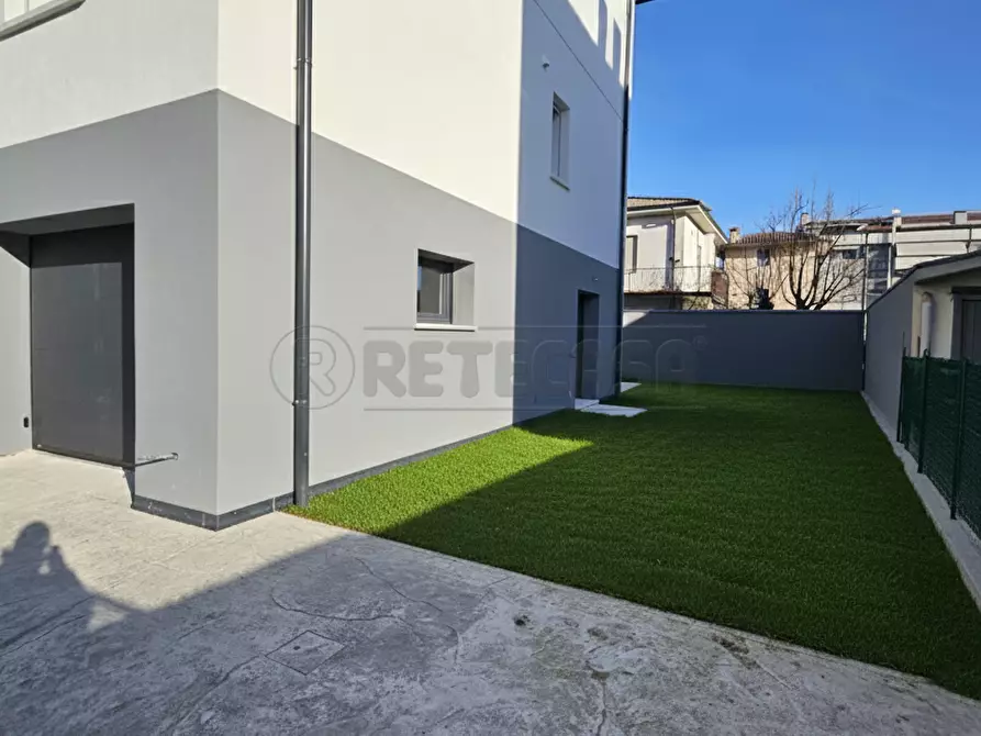 Immagine 9 di Casa semindipendente in vendita  a Vicenza