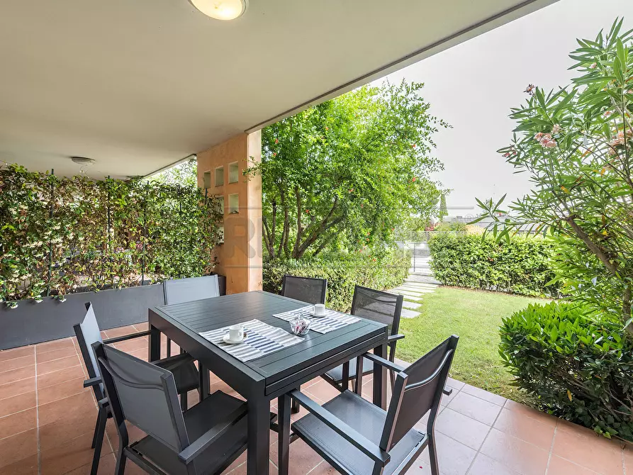 Immagine 17 di Appartamento in vendita  in Via Giuseppe Mazzini 1 a Padenghe Sul Garda