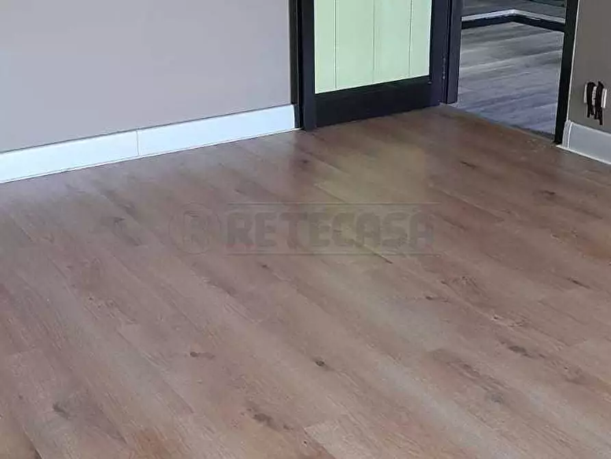 Immagine 8 di Ufficio in vendita  a Seriate